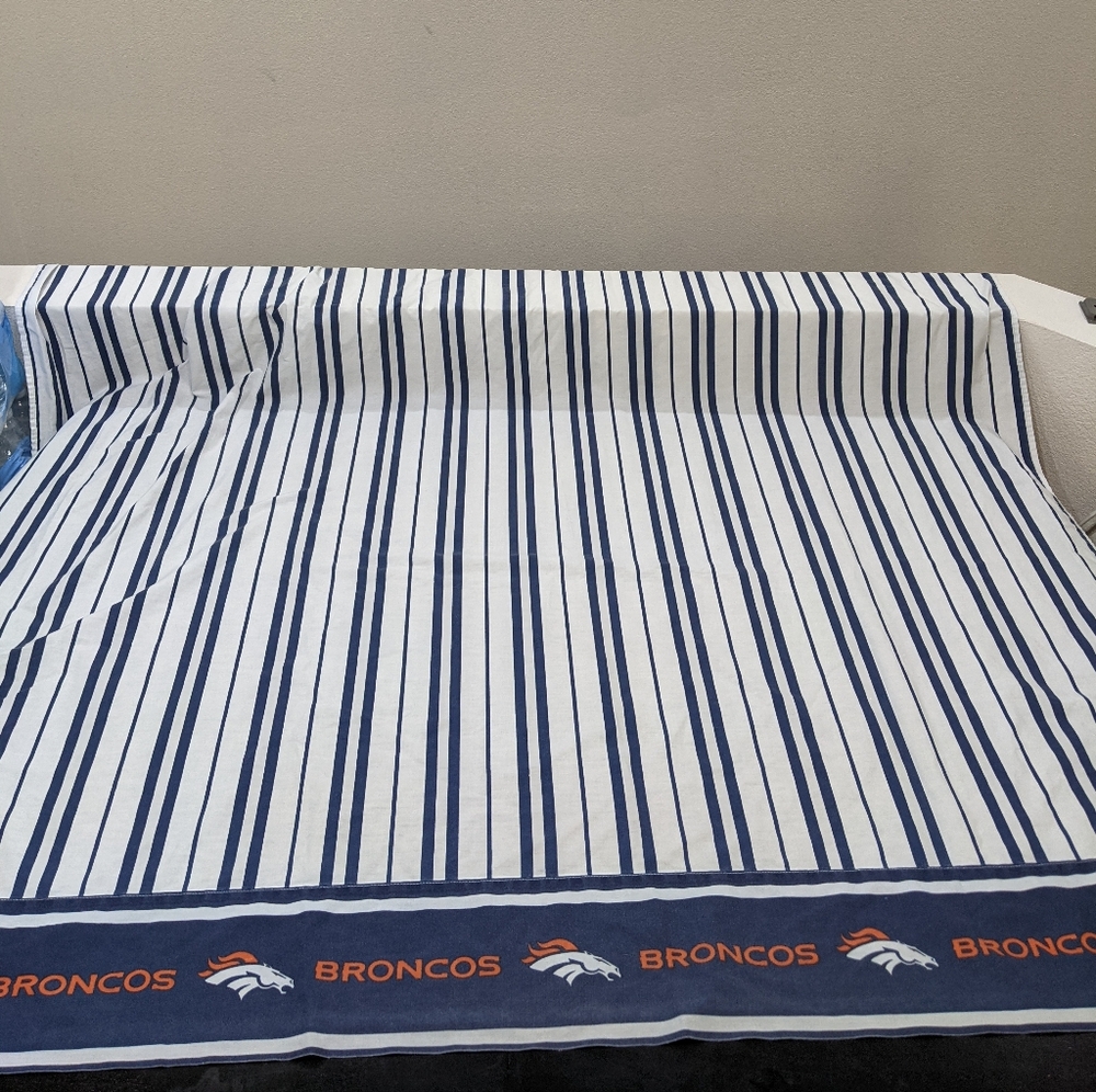 Dan Rivers Brand Denver Broncos Stripped Twin Sized Sheet